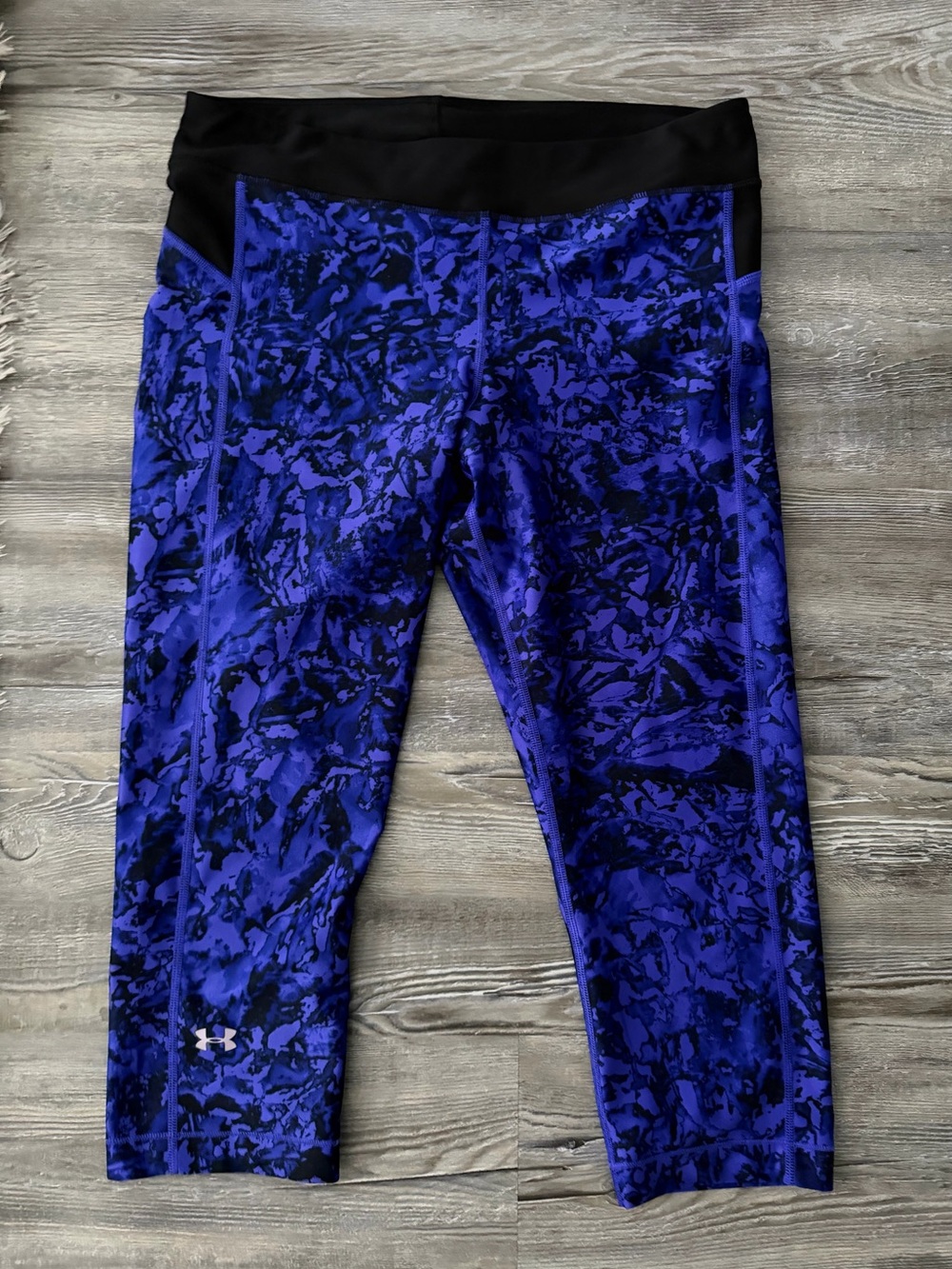 Under Armour HeatGear Compression Capri Leggings Purple Black Cropped Sz L